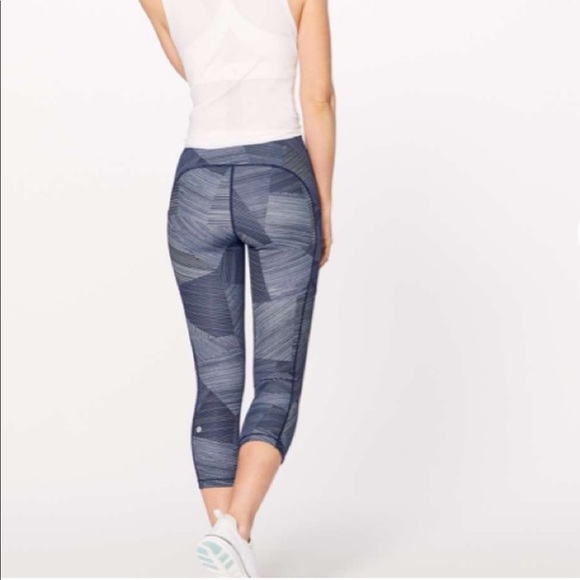 Lululemon Speed Up Crop (21”) - Picture 4 of 8